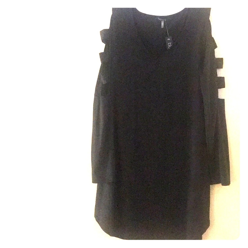 BRAND NEW: Dress with cutout sleeves